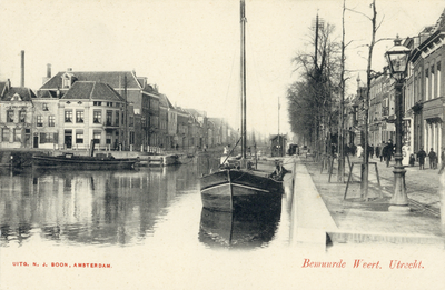 2064 Gezicht op de Stadsbuitengracht te Utrecht en de Weerdsluis; links enkele huizen aan de Weerdsingel W.Z. en de ...